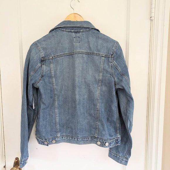 NWT Classic Gap Denim Jacket Medium Wash - Size Medium - Picture 4 of 8